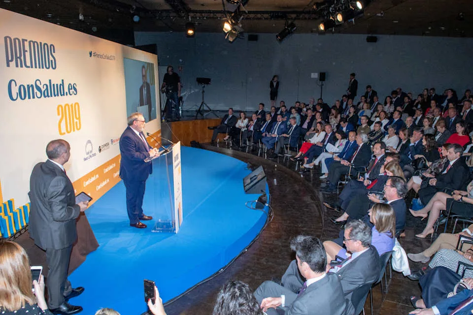 Intervención en el escenario de los Premios ConSalud.es 2019 ante el público